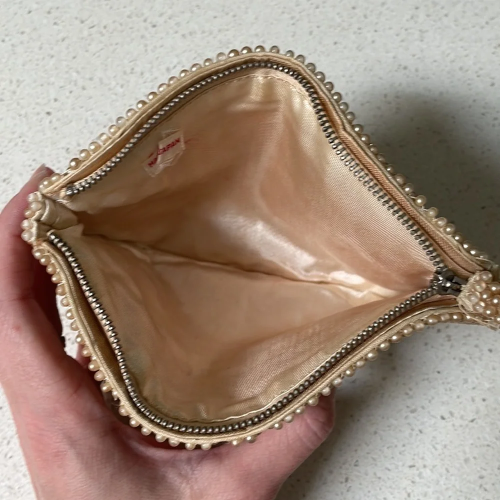 Vintage 1940s Japan handmade pearl bead clutch